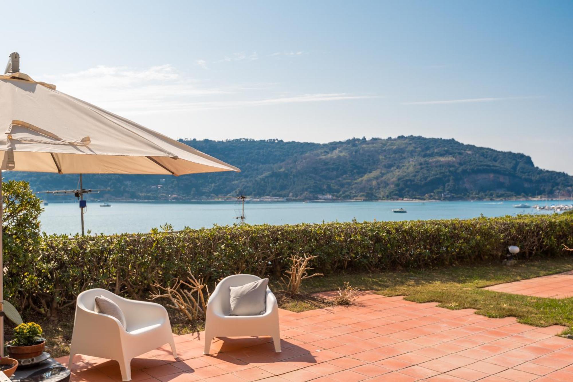 Апартаменты La Terrazza Tra Cielo E Mare Портовенере Экстерьер фото